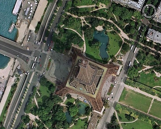 Vue de la Tour Eiffel à Paris avec Google Earth. Crédits : Google Earth.