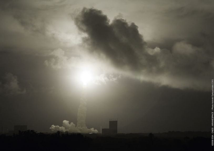 Décollage d&#039;Ariane 5. Crédits : ESA/CNES/Arianespace, Photo activité optique vidéo CSG